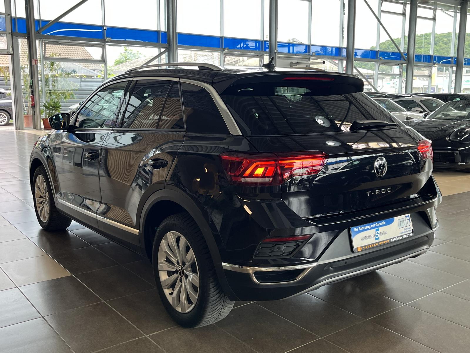 Volkswagen T-Roc Sport Teil-Leder RCam Navi ACC AHK LED SHZ, миниатюра 4