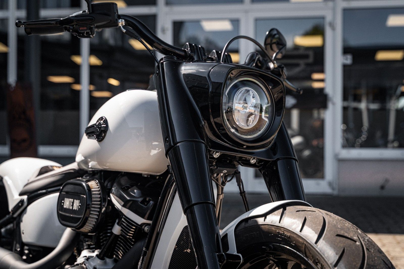 Fahrzeugabbildung Harley-Davidson WHITE FAT BOY FLFBS 114 MY24 -KESSTECH-