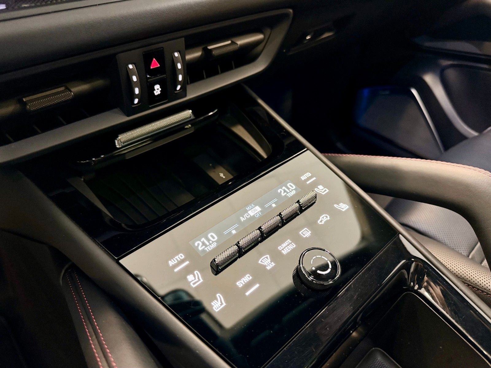 Fahrzeugabbildung Porsche Cayenne GTS Coupe SportDesign/AHK/ACC/HeadUp