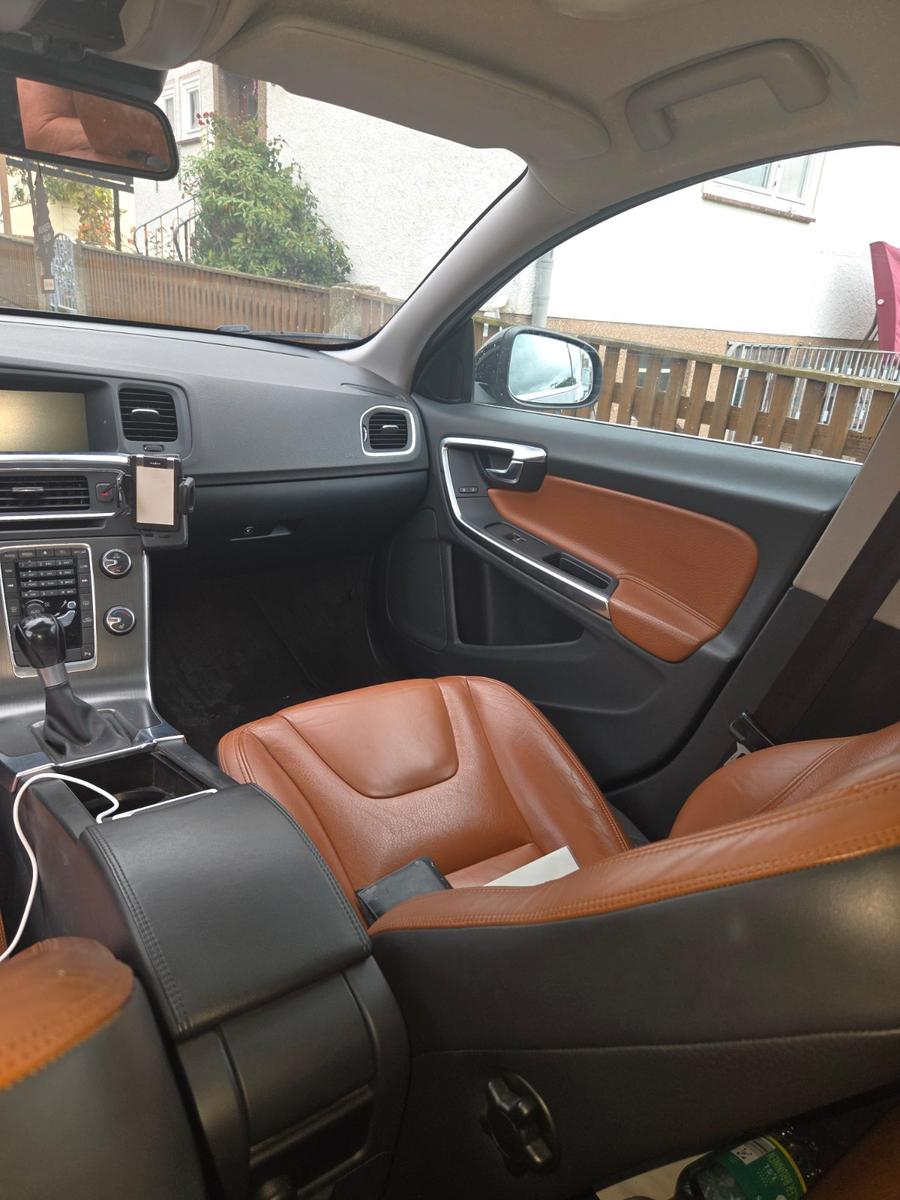 Volvo V60 2011 — photo 10