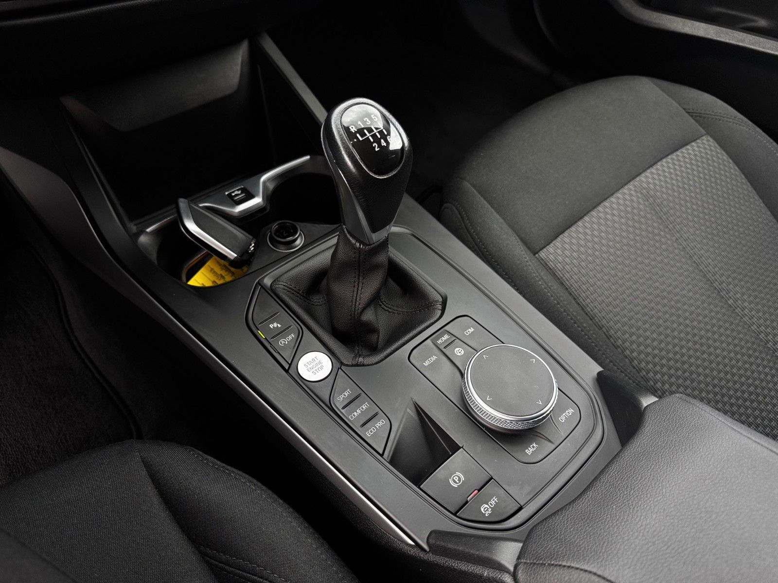 Fahrzeugabbildung BMW 116 Baureihe 1 Lim. 116 i Sitzheizung USB