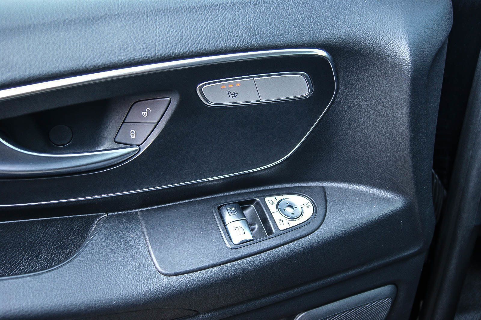 Fahrzeugabbildung Mercedes-Benz Vito Mixto 119 CDI 4x4 lang LED NAVI STANDHZG