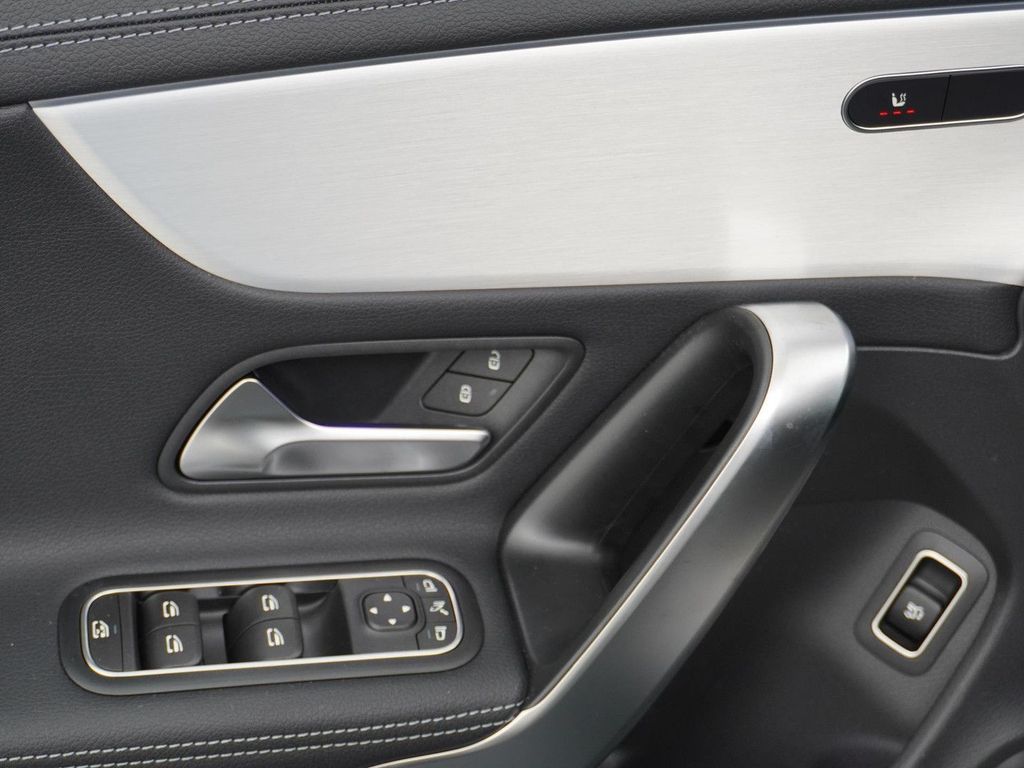 Mercedes-Benz CLA 180 Shooting Brake Star Edition Luxury Line