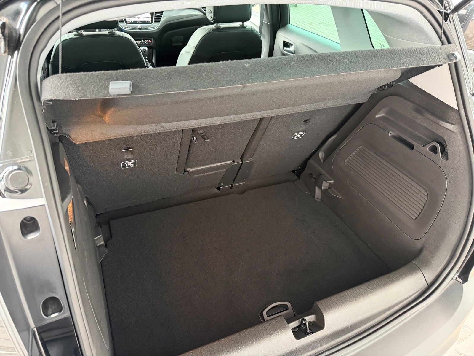 Fahrzeugabbildung Opel Crossland Elegance 110PS NAVI/Kamera/LED!