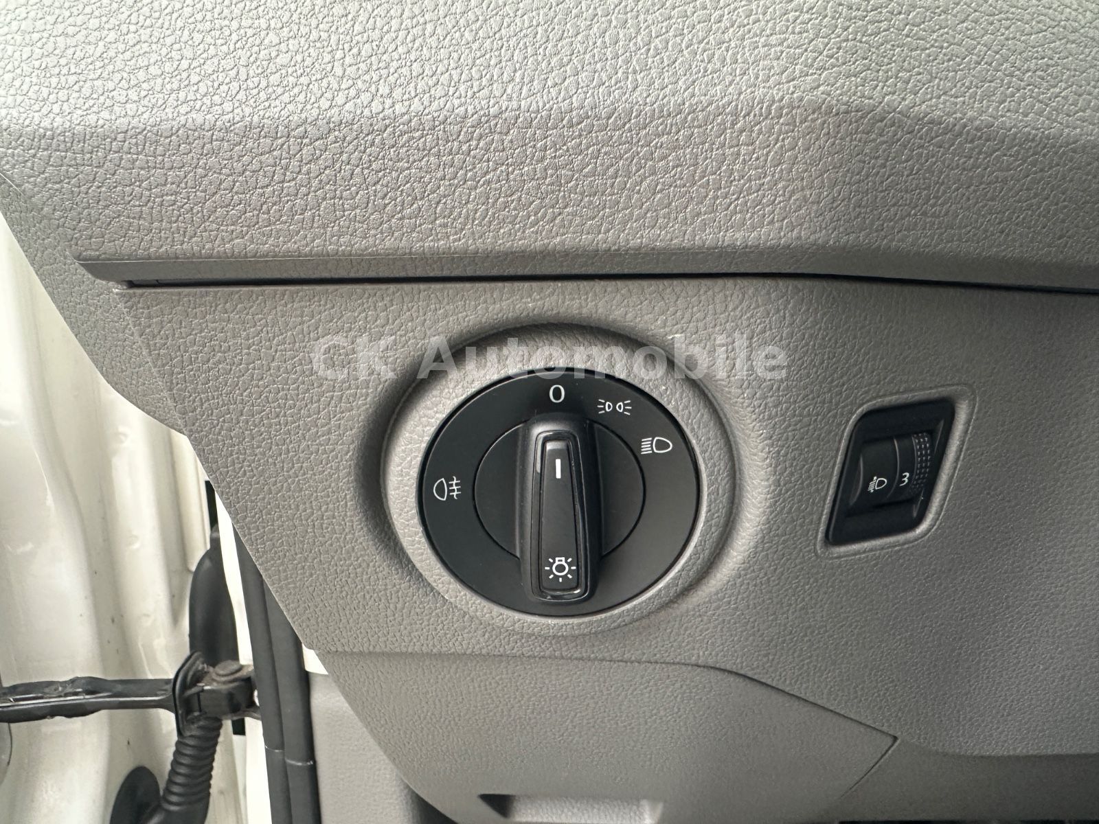Fahrzeugabbildung Volkswagen Crafter Kasten 35 FWD 2.0TDI/Klima/Navi/SHZ/AHK