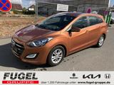 Hyundai i30 CW 1.6GDi AT SHZ|Temp|PDC|Alu|Metallic - mit Benzin-Antrieb: Kombi, Metallic