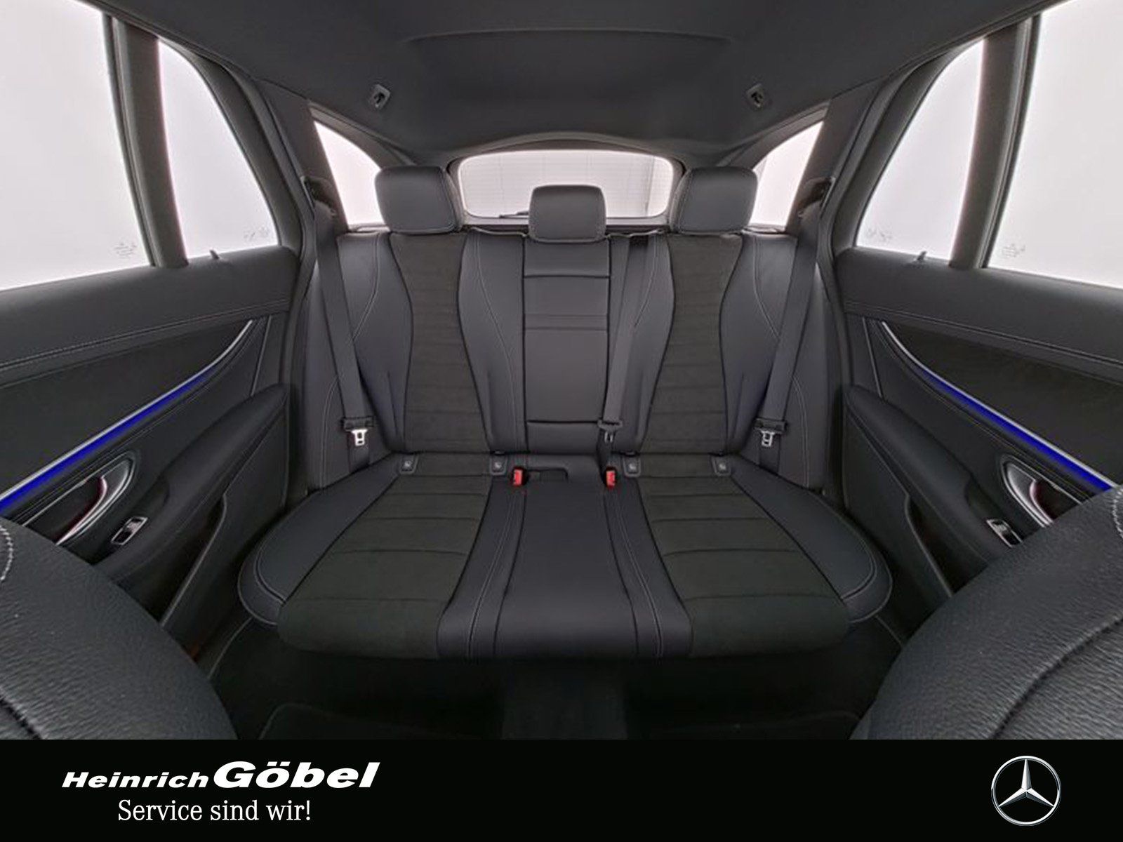 Fahrzeugabbildung Mercedes-Benz E 220 T d AMG+NIGHT+NAVI+AMBIENTE+LED+CARPLAY