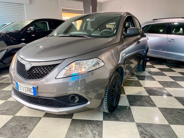 Lancia Ypsilon 1.2 69 CV 5 porte S&S Gold