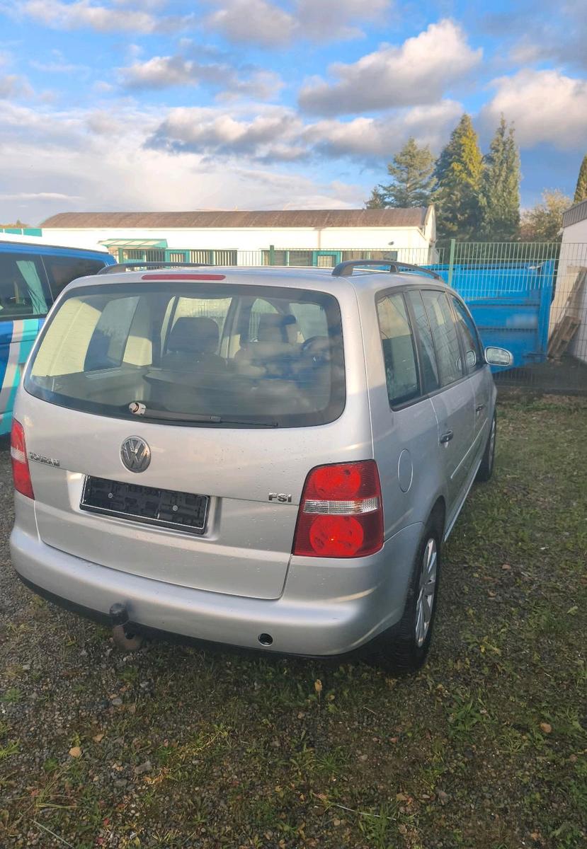 Volkswagen Touran 2006 — engine 116 HP (85kW)