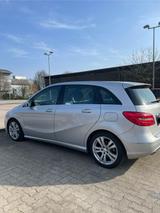Mercedes-Benz Mercedes Benz B 180 - Mercedes-Benz B 180 in Kiel