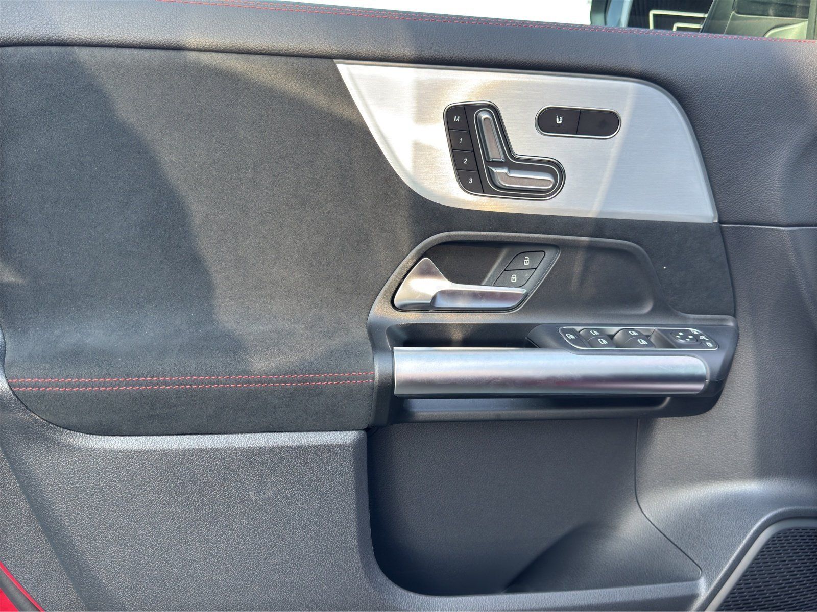 Fahrzeugabbildung Mercedes-Benz GLA 250 4M AMG Memo DISTRO KeyGo AHK Business AR
