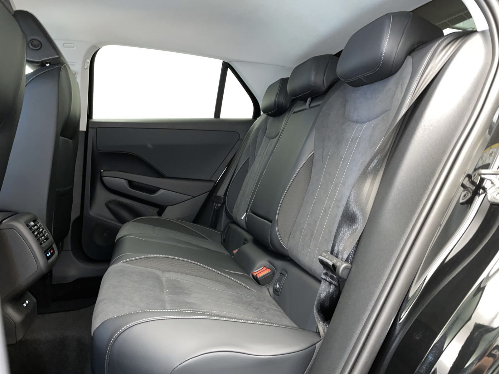 Volkswagen T-Roc - Bild 9