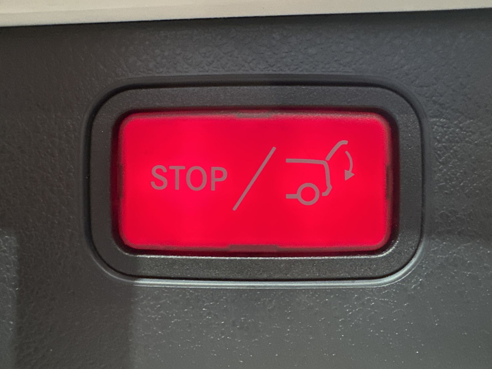 Fahrzeugabbildung Mercedes-Benz C 300d T Avantgarde NAV+LED+DISTRONIC+HUD+KAMERA