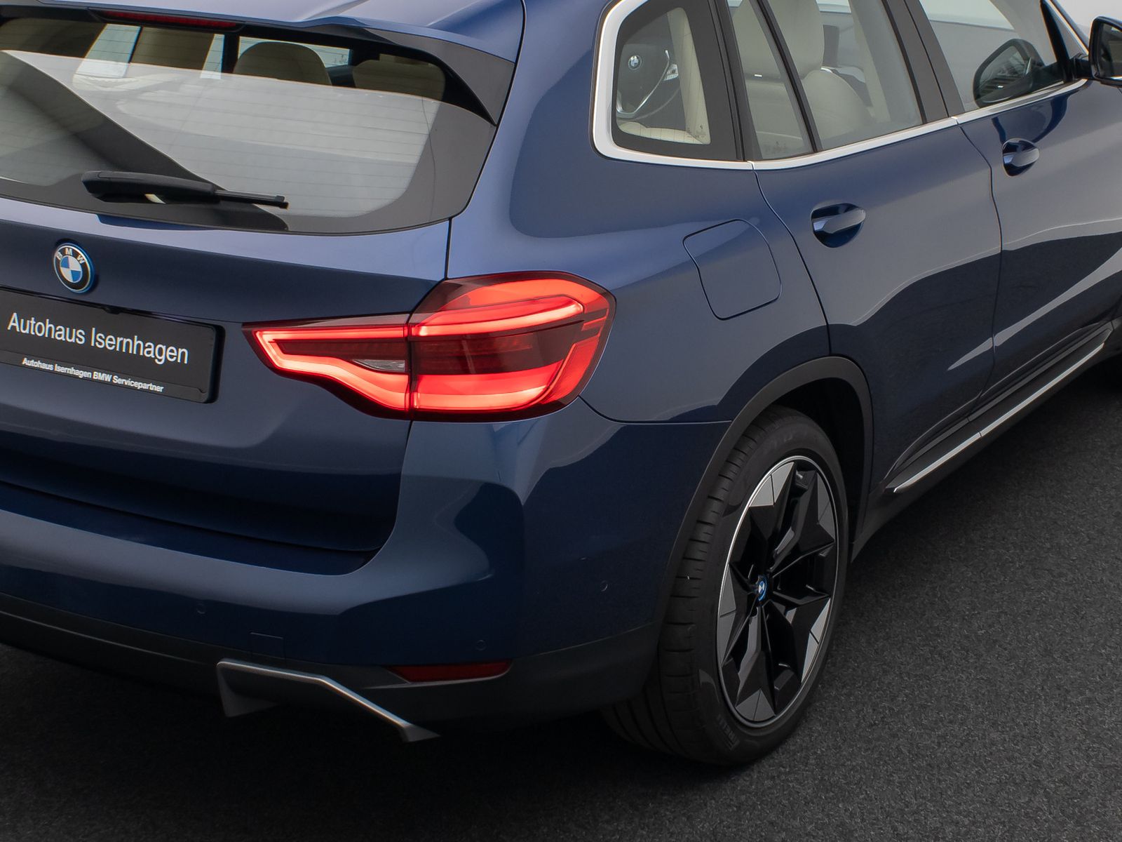 Fahrzeugabbildung BMW iX3 Impressive 360° ACC H/K Komfort DAB AHK 20"