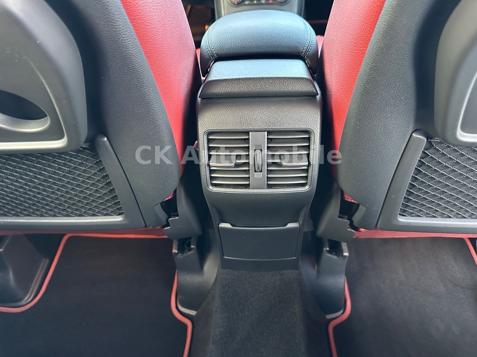 Fahrzeugabbildung Mercedes-Benz B 220 4Matic AMG-Line/Navi/Tempomat/PDC/AHK