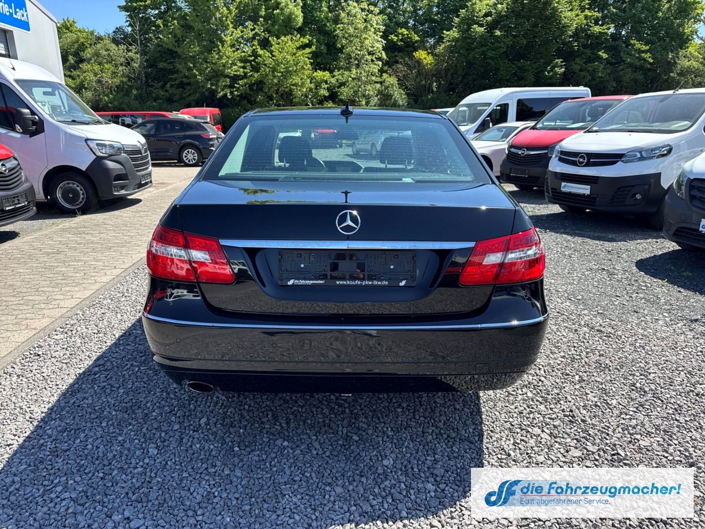 Fahrzeugabbildung Mercedes-Benz E 200 CGI BlueEfficiency Navi Bi-Xenon Kurvenlic