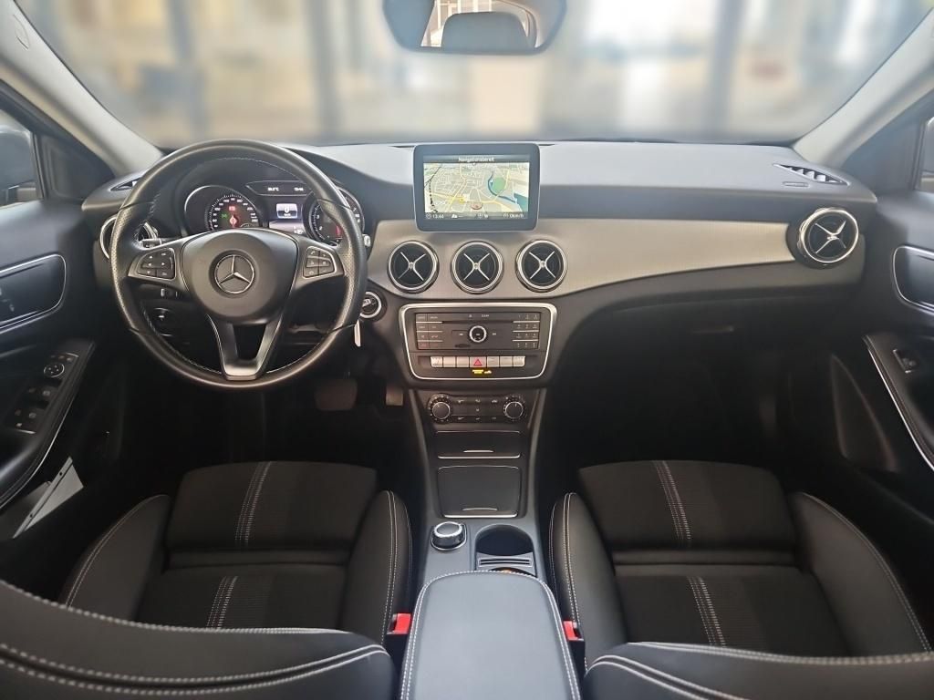 Fahrzeugabbildung Mercedes-Benz GLA 180 Urban AHK LED SHZ Navi GRA el.Heck KAM