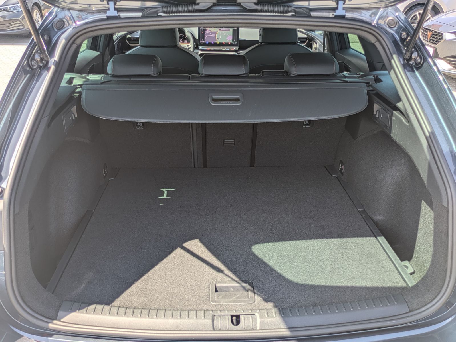 Fahrzeugabbildung CUPRA Leon 1.5 eTSI DSG MATRIX-LED*ACC*APP*KAMERA*18"