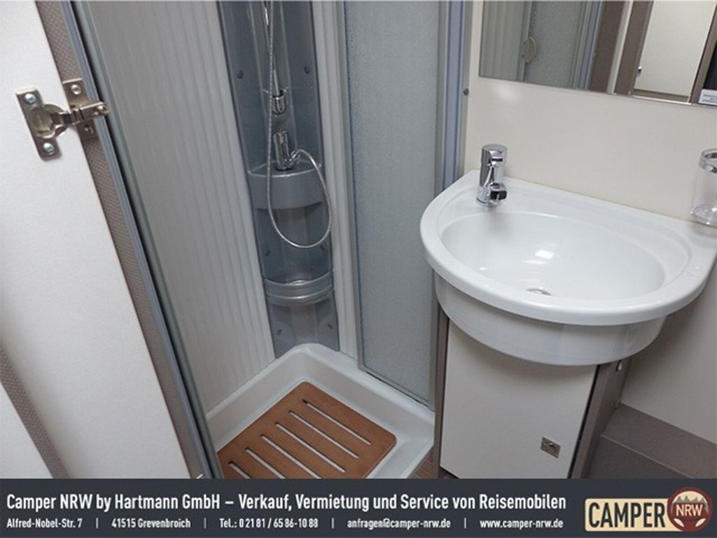 ETRUSCO A 7300 DB SAT&amp;TV+Fahradträger+NAVI+Markise