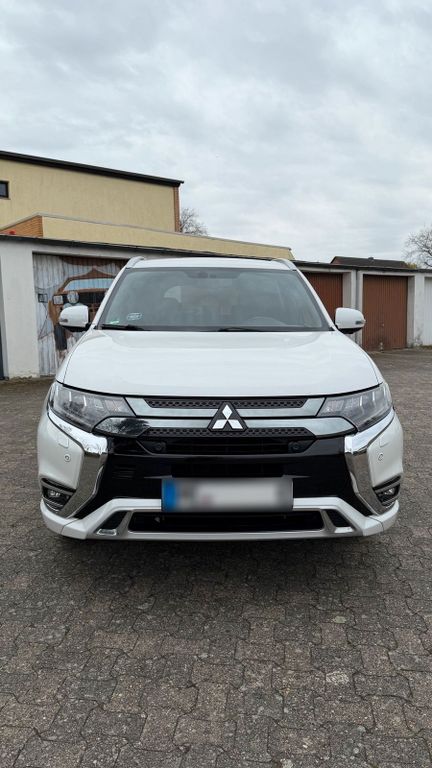Image of Mitsubishi Plug-in Hybrid Outlander