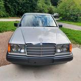 Mercedes-Benz Mercedes W124 300D - Mercedes-Benz 300 mit Diesel-Antrieb: Limousine