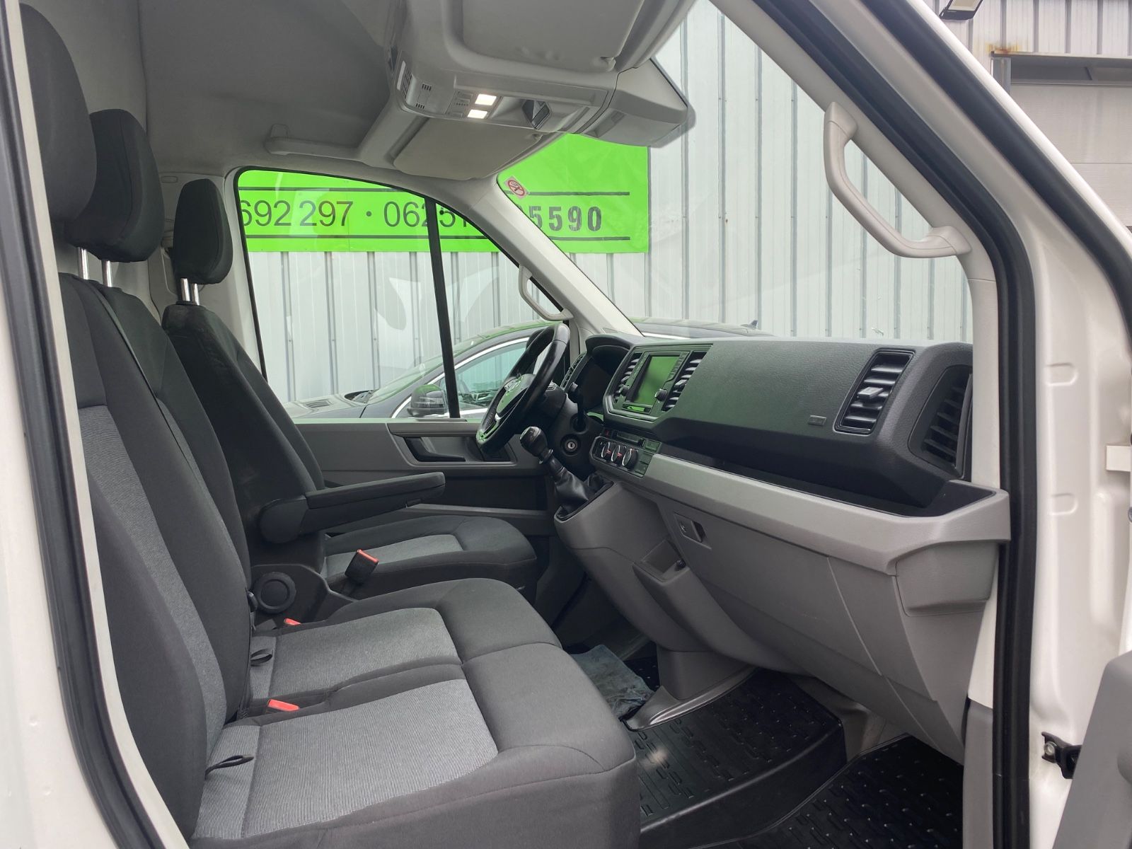 Fahrzeugabbildung Volkswagen Crafter Kasten L3H2,AHK-3500t,Regal,Garantie