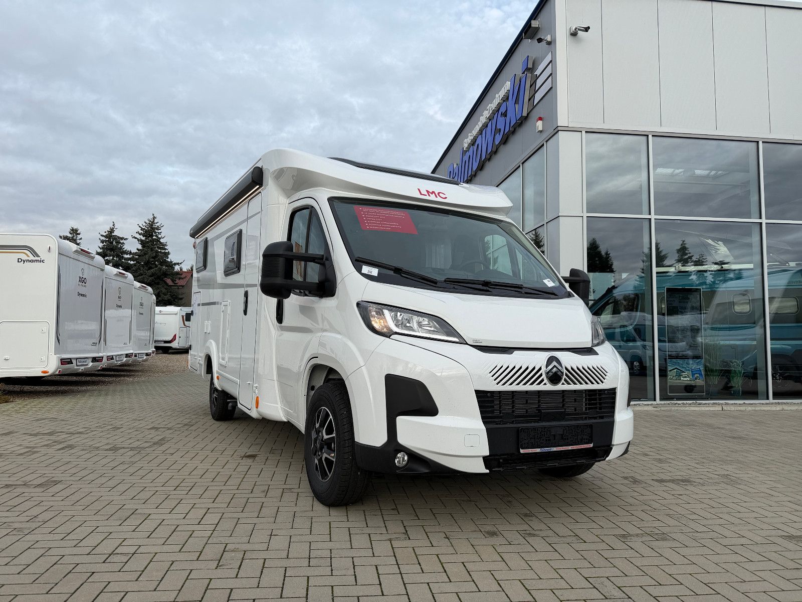 Fahrzeugabbildung LMC Tracer 670 V