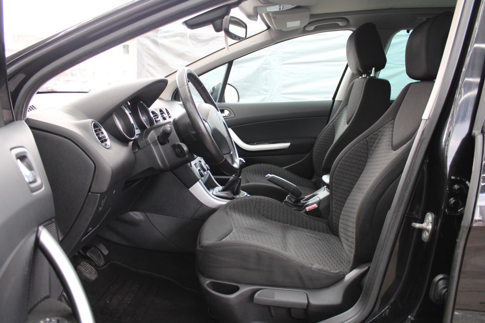 Peugeot 308 2008 — photo 9