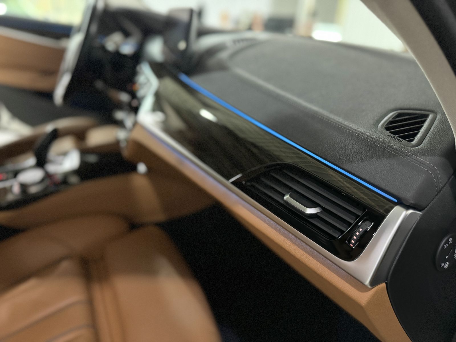 Fahrzeugabbildung BMW 530e xD Luxury Line Kamera HUD DAB HiFi Komfort