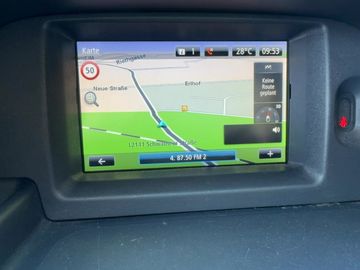 Renault Kangoo Combi Maxi DoKa 1.5 dCi 110 PS Einparkhil