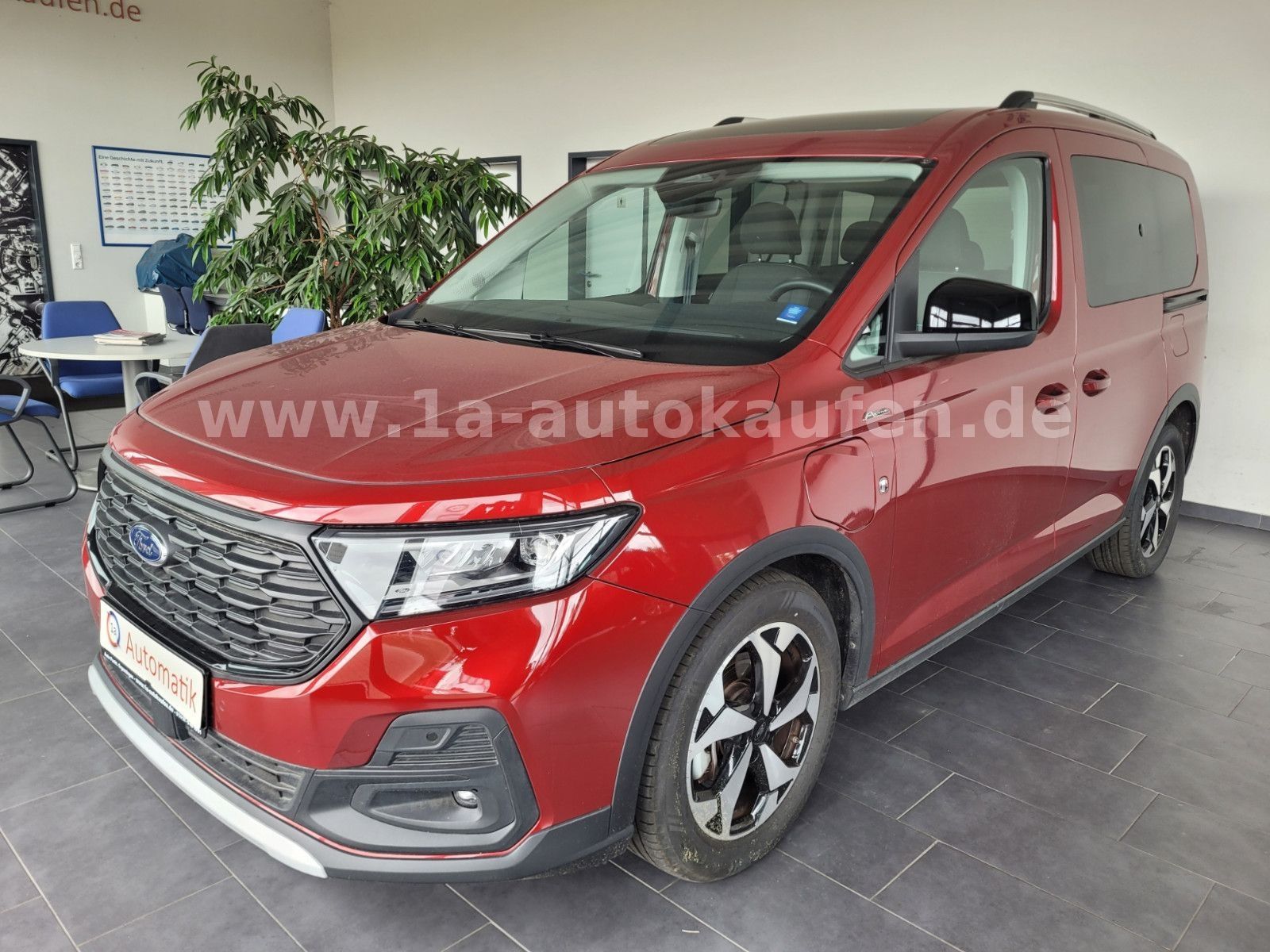 Ford Tourneo Connect L1 Plug-in Hybrid Active m. AHK imagem 2