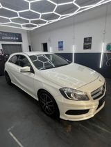 Mercedes-Benz A 180 AMG-LINE AUTOMATIK XENON HARMAN/KARDON - Mercedes-Benz A 180: Kleinwagen