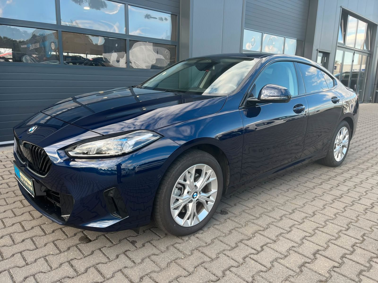 BMW 220i Gran Coupé LED PANO HIFI DAB HUD