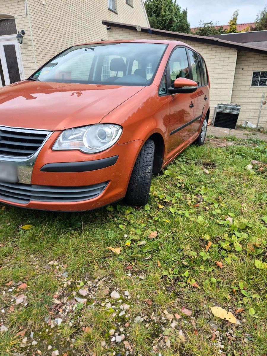 Volkswagen Touran 2010 — photo 8