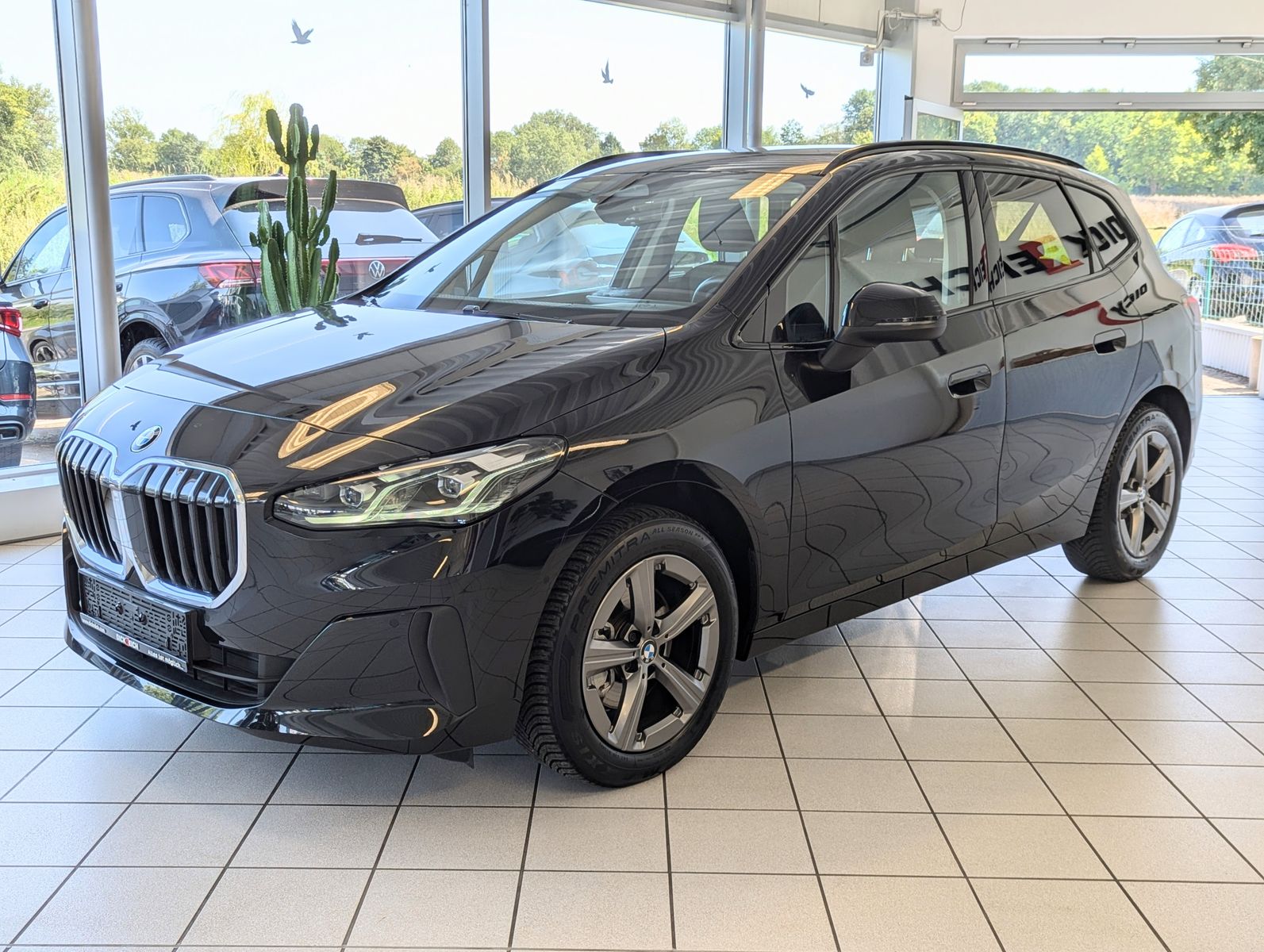 BMW 218 Active Tourer Aut AHK Pano Cam Premium-Paket - Image 3