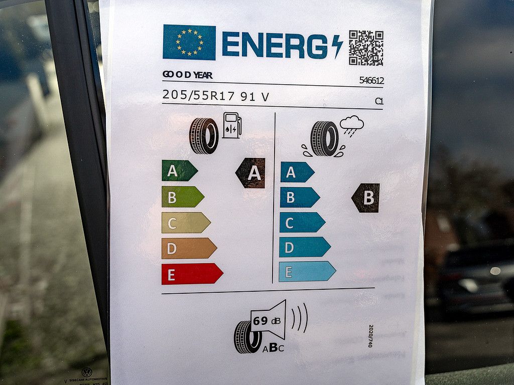 Fahrzeugabbildung Volkswagen T-Cross 1.0 TSI Move PDC SHZ NAVI AHK ACC LED