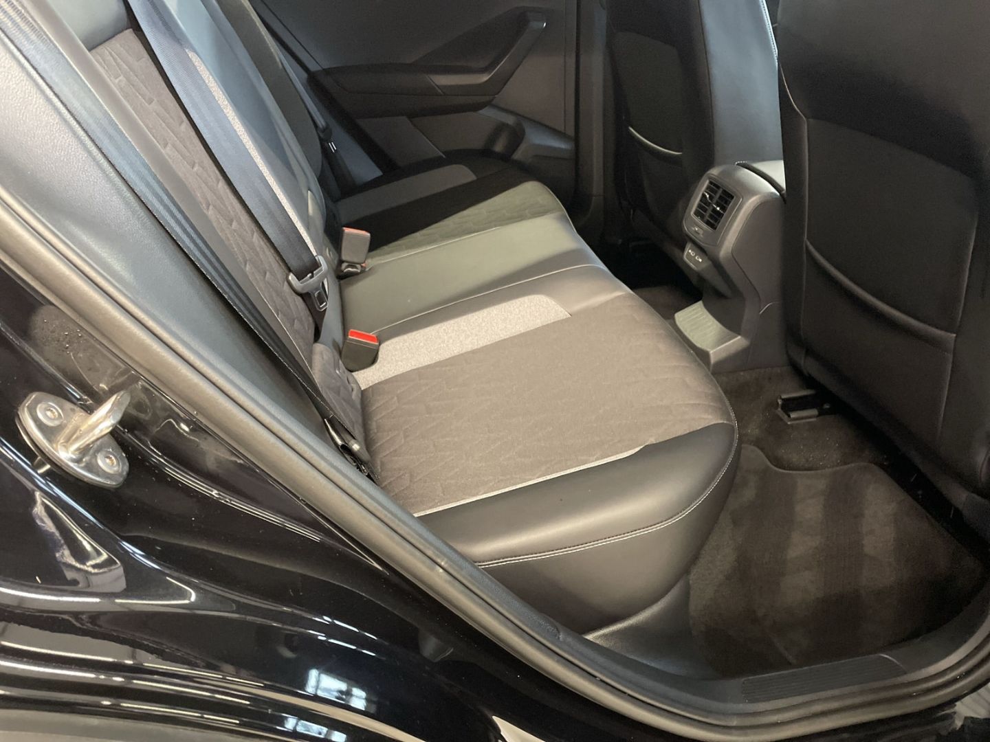 Volkswagen T-Roc - Bild 8