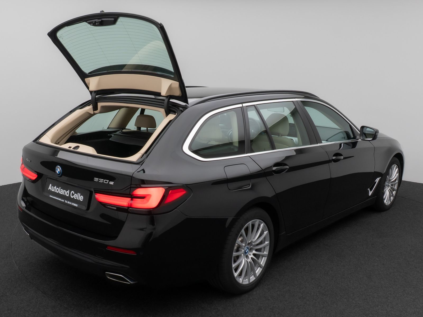 Fahrzeugabbildung BMW 530e xD DAB HiFi Leder Lenkradheizgung AHK Alarm