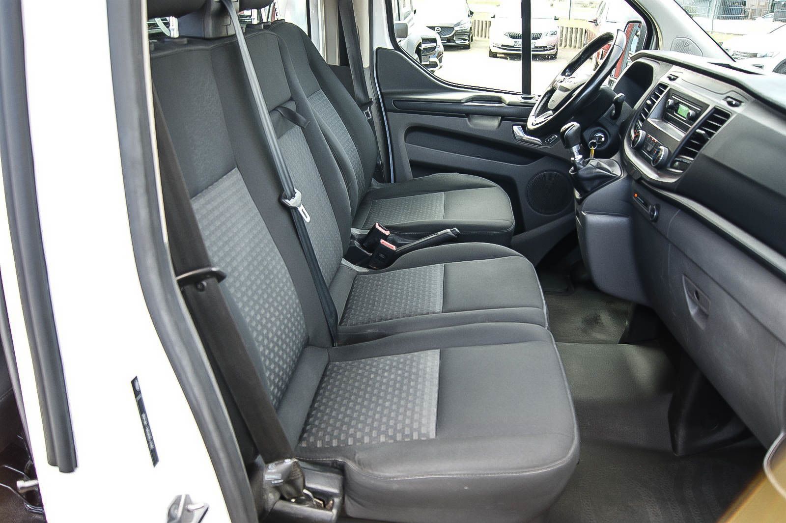 Fahrzeugabbildung Ford Transit Custom 2.0 MIXTO 300 6-SITZER KLIMA PDC