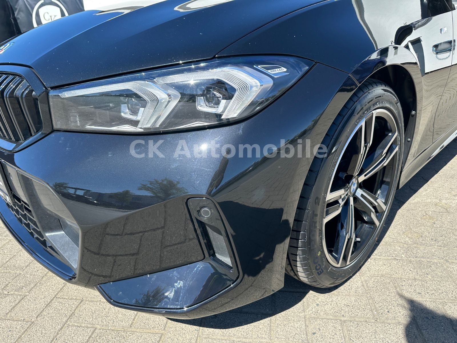 Fahrzeugabbildung BMW 320d Touring M-Sport Facelift/Shadow-Line/Navi