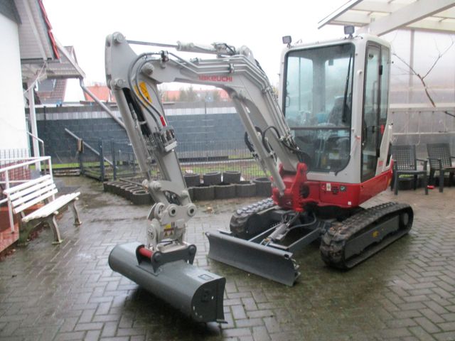 Takeuchi TB225 /V4 Minibagger/Powertilt/Taklock