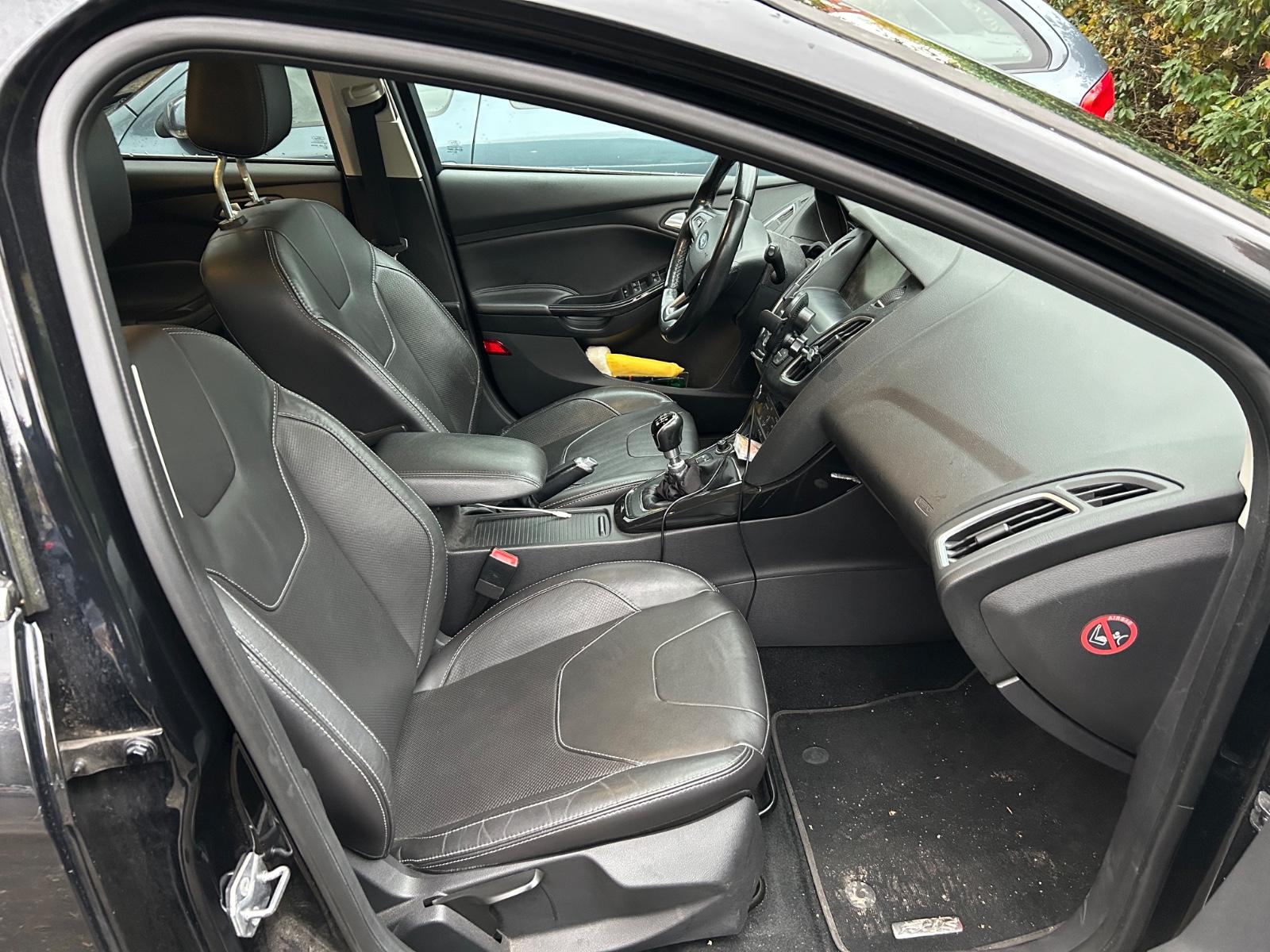 Ford Focus 2015 — photo 13