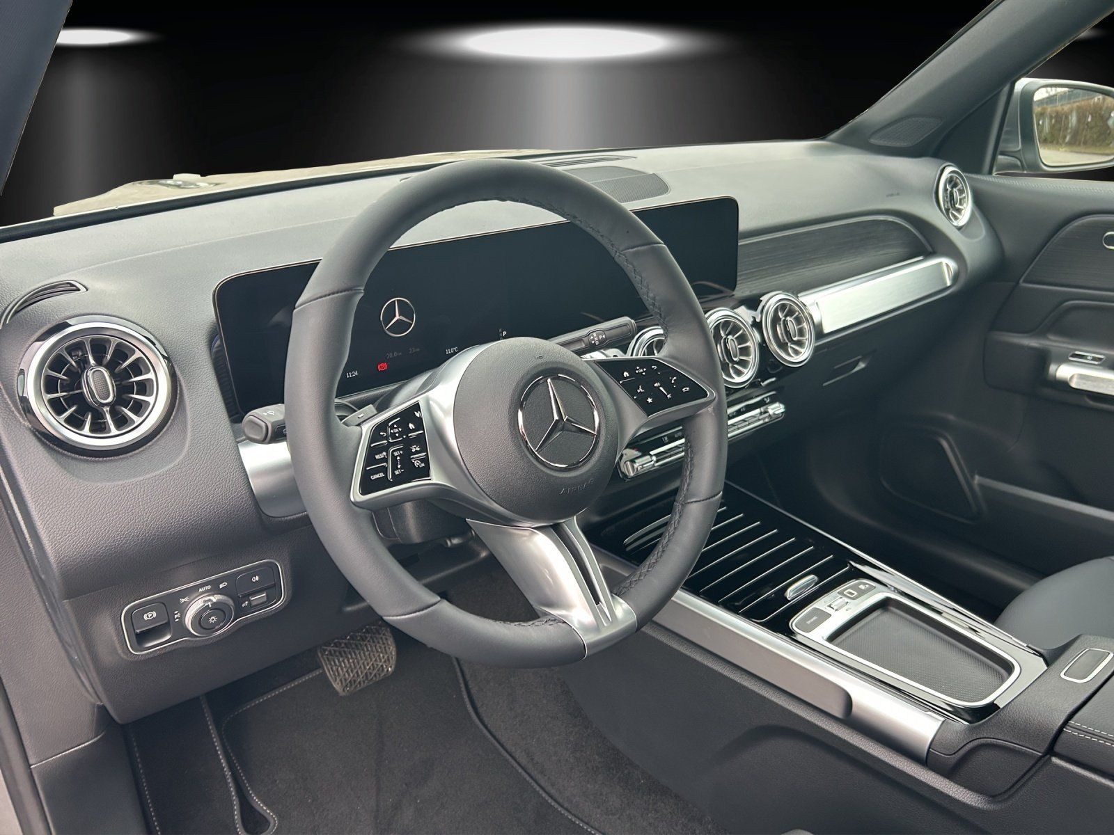 Fahrzeugabbildung Mercedes-Benz GLB 200 AMG Multib 360° PANO AHK Keyless Totwink