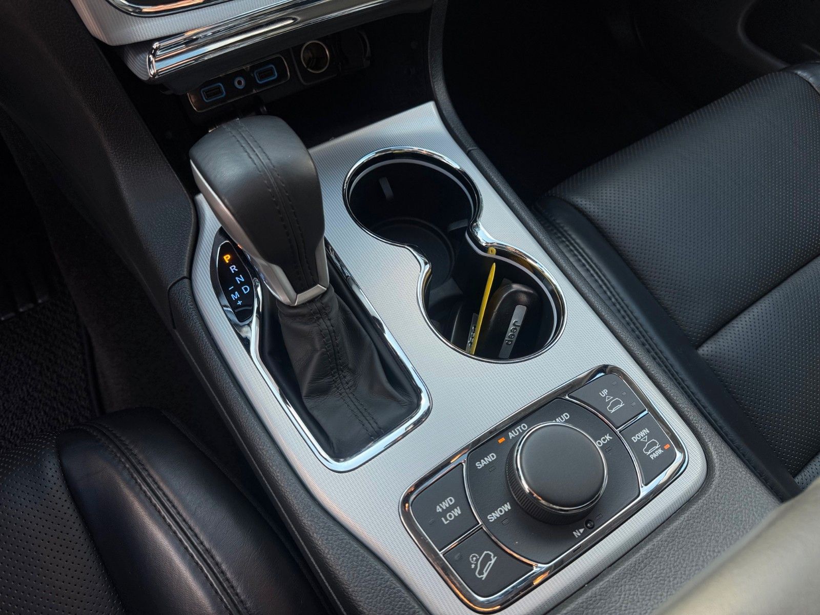 Fahrzeugabbildung Jeep Grand Cherokee 3.0 CRD Summit AHK Memory