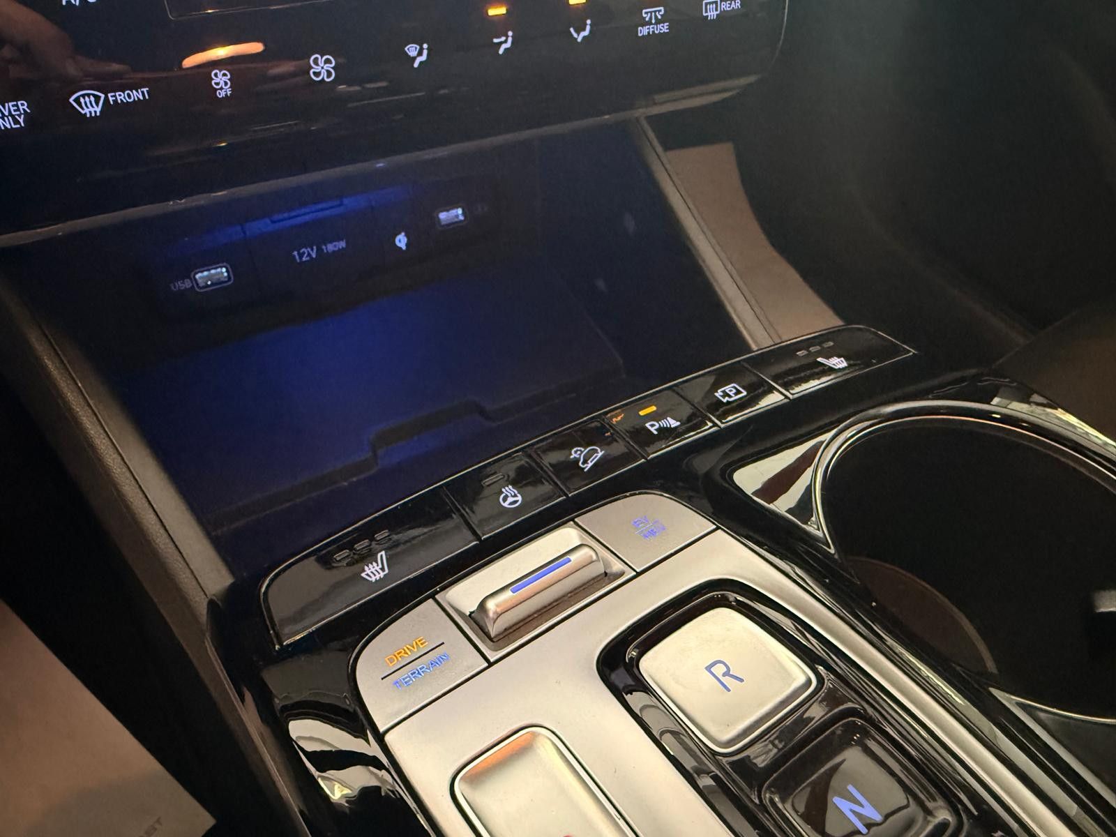 Fahrzeugabbildung Hyundai Tucson Trend Plug-In Hybrid 4WD/1.HAND/NAVI/LED