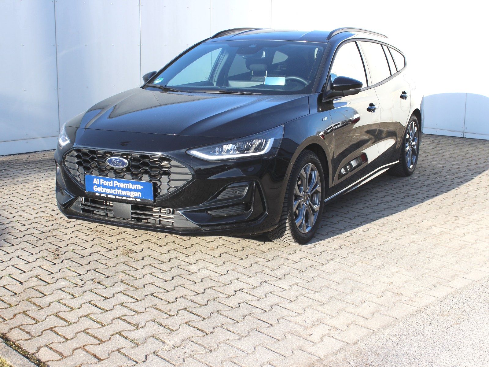 Fahrzeugabbildung Ford Focus ST-Line X 1,0 EcoBoost Start/Stopp