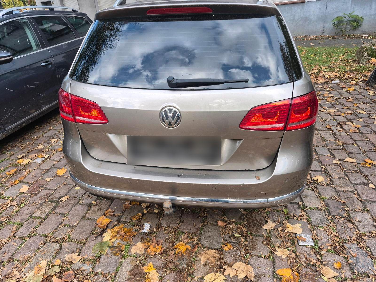Volkswagen Passat 2012 — engine 140 HP (103kW)