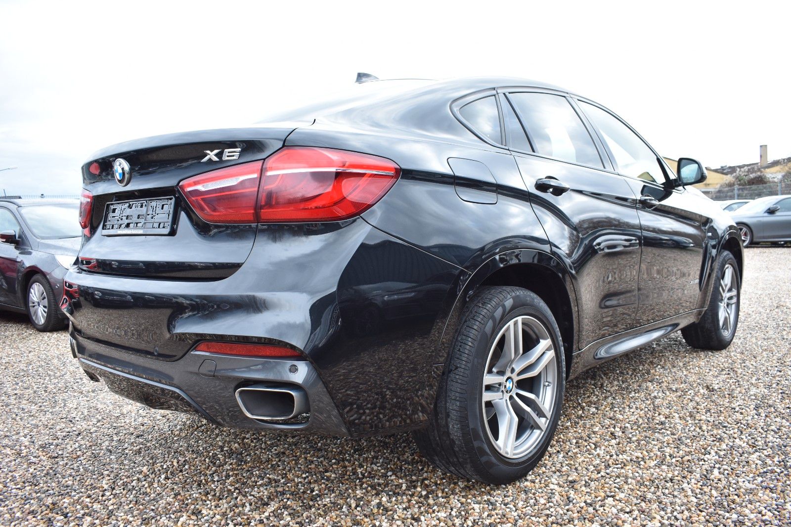 Fahrzeugabbildung BMW X6 xDrive 30 d M Sport Keyless-Go GSD HUD