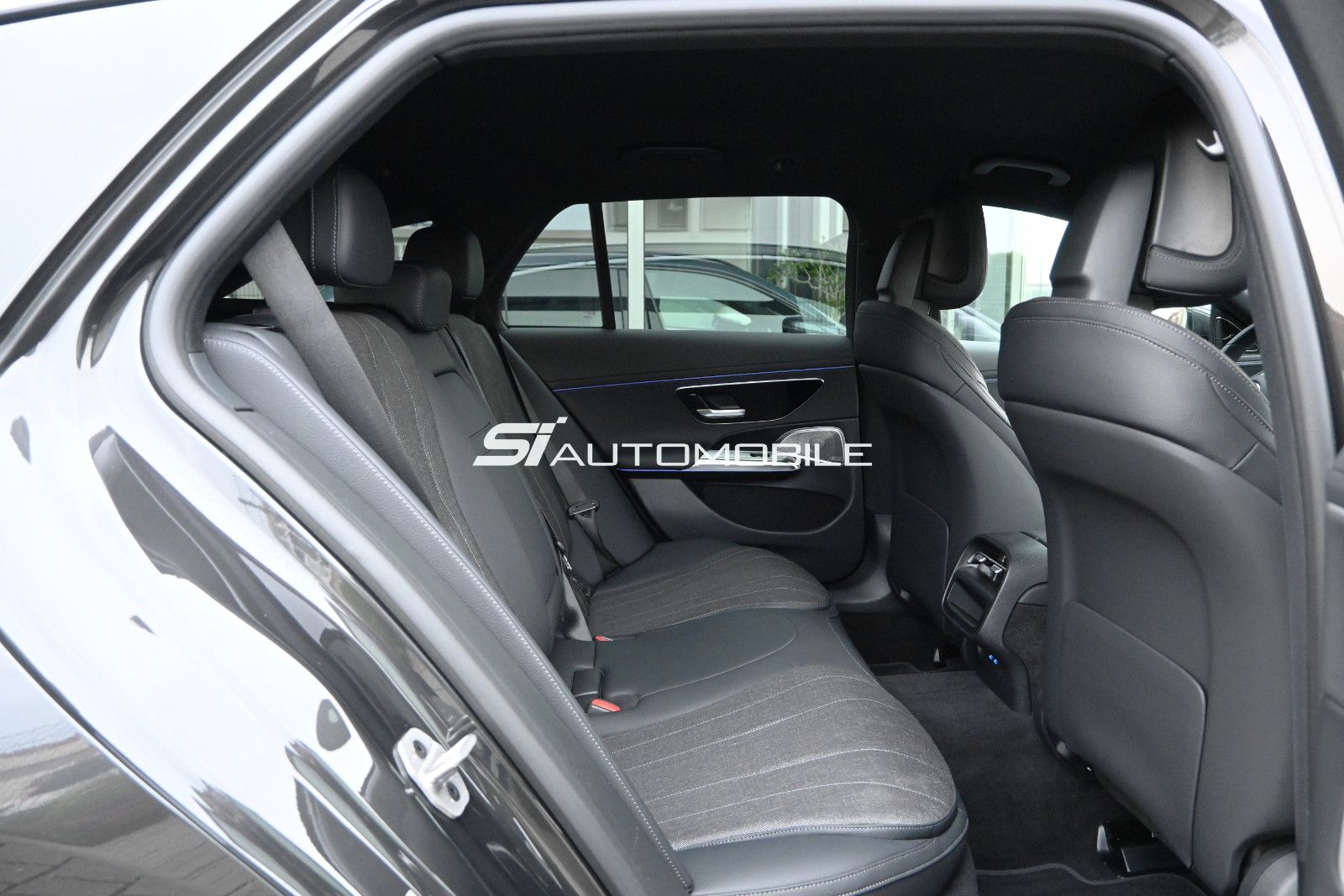 Fahrzeugabbildung Mercedes-Benz E 200 T Avantgarde °ACC°AHK°HUD°DIGITAL LIGHT°