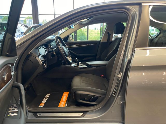 BMW 530 i xDrive *1.HAND*NAVI*TEMPO*SZHZ*AHK*PDC*